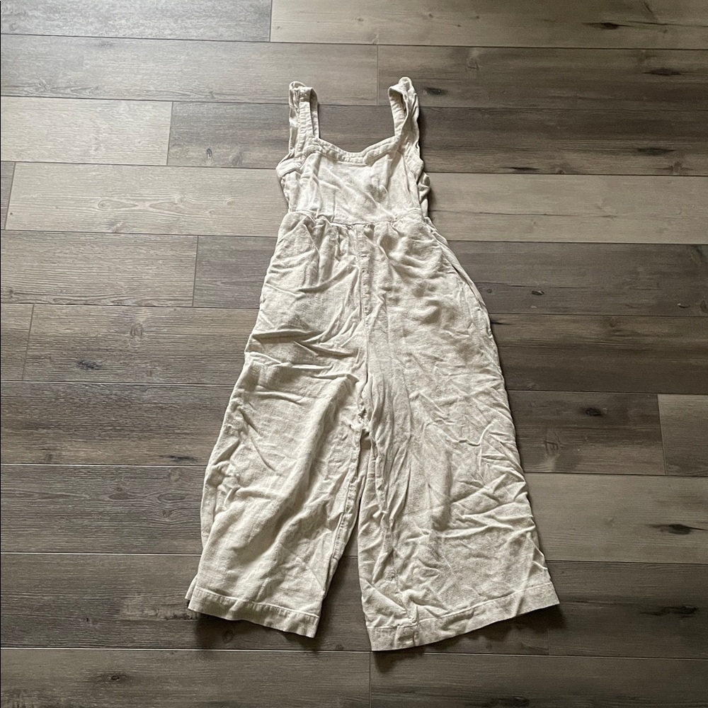 gentle fawn oatmeal ruffle sleeve romper – size small